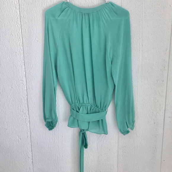 NWOT Beautiful Turquoise Blouse - Picture 4 of 4